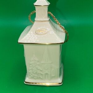 1987 Annual Lenox Peaceful Village Church Ornament